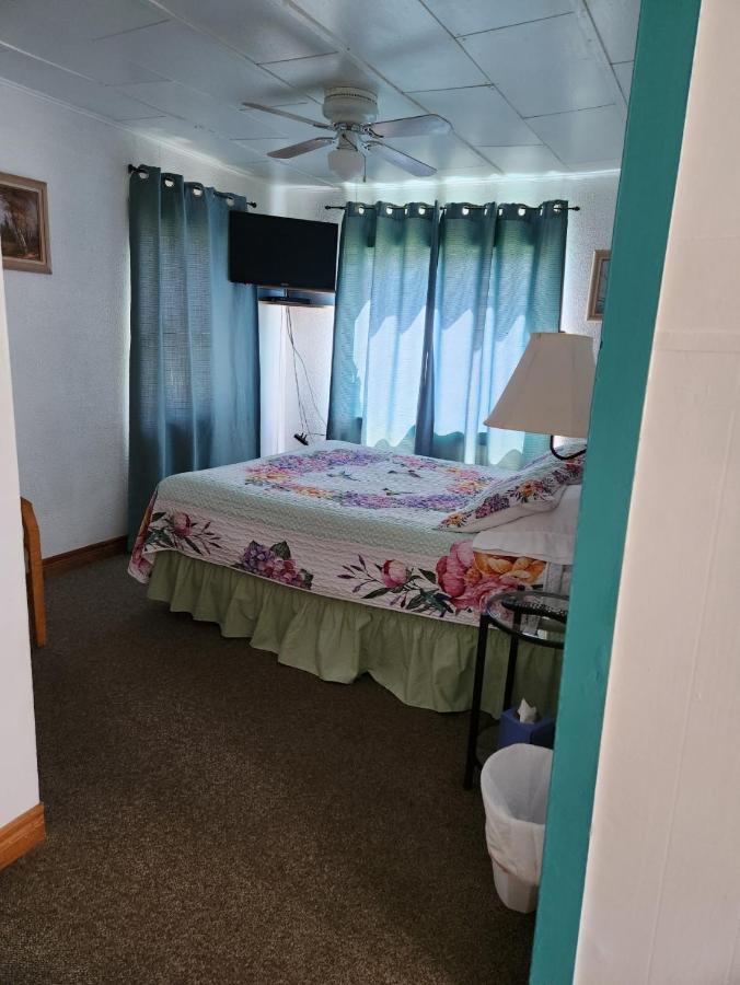 Little River Motel Saint Regis St. Regis Exterior foto